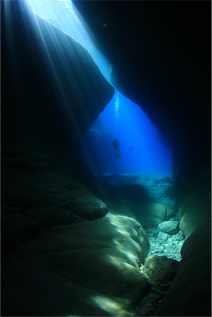 秘密の洞窟